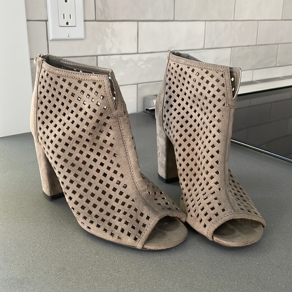 EUC Qupid Tan Peep Toe Booties - 6.5